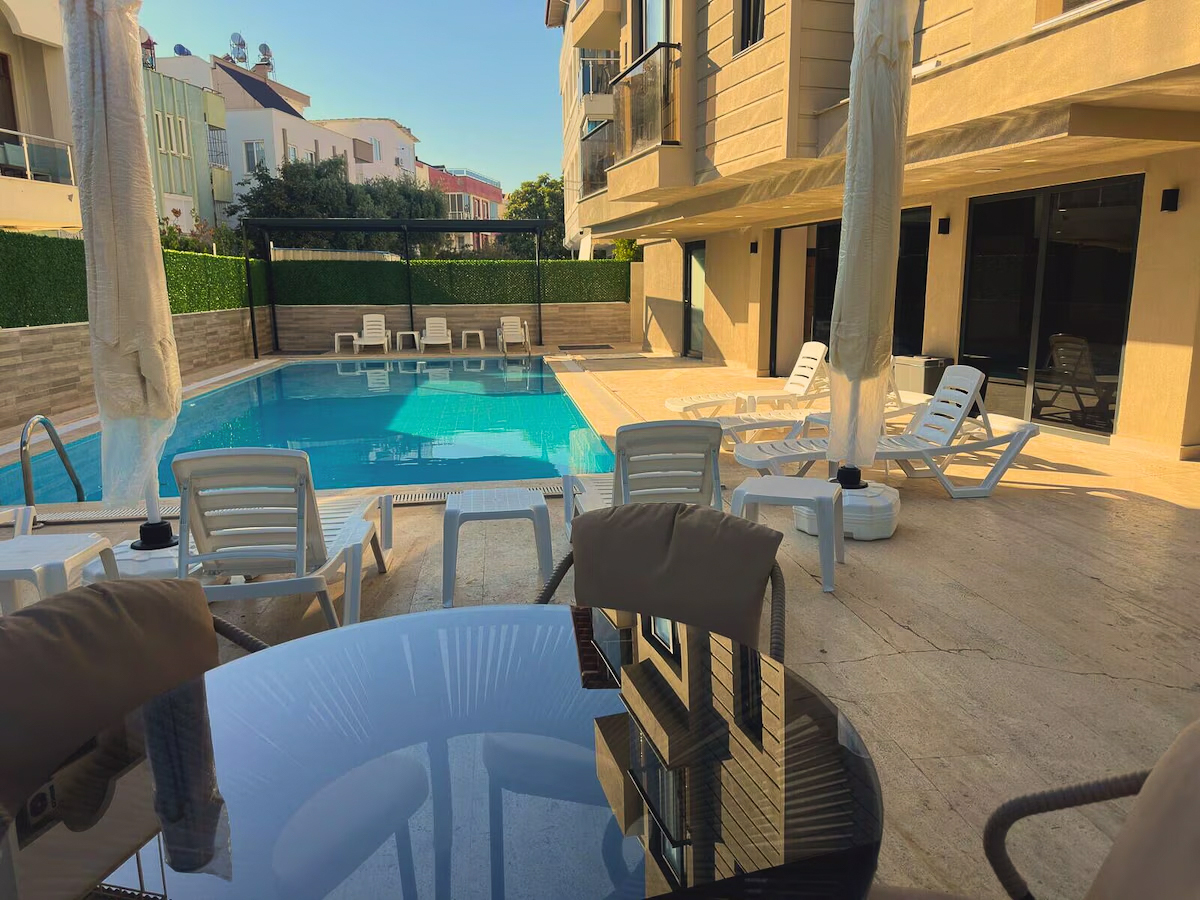 Konyaaltı Otel Havuzu